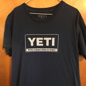 Men’s YETI T-Shirt Sz Large Navy Blue